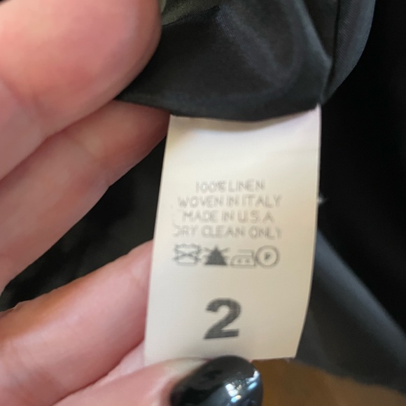 Linen caplet style jacket with front button details. - Picture 5 of 6